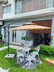 Patio Umbrella Malaysia
Transform your patio with DeconDesigns’ versatile Patio Umbrellas in Malaysia. Designed for both style and functionality, these umbrellas offer extensive shade and protection from sun, rain, and wind. Crafted with premium, weather-resistant materials, they endure Malaysia’s tropical climate while maintaining their elegance and quality. Easy to operate, tilt, and adjust, our Patio Umbrellas provide flexible shading solutions for any outdoor space, whether it’s a residential patio, commercial café, or resort lounge. Available in multiple sizes, shapes, and vibrant colors, they complement all outdoor settings. Enhance your outdoor living space with a blend of practicality and aesthetic appeal, creating a relaxing and inviting atmosphere for family gatherings or casual entertainment. With DeconDesigns, every Patio Umbrella promises durability, style, and comfort, making it the perfect addition to your Malaysian outdoor lifestyle.