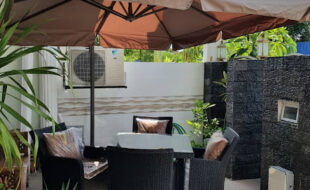 Cantilever Umbrella Malaysia
Discover innovative shading with DeconDesigns’ Cantilever Umbrellas in Malaysia. Featuring a side-post design, these umbrellas provide unobstructed shade and maximum flexibility, ideal for patios, gardens, poolside areas, and commercial spaces. Crafted from durable, weather-resistant materials, they withstand Malaysia’s sun, rain, and wind while maintaining elegance and functionality. The cantilever design allows 360-degree rotation, adjustable tilt, and effortless operation for complete coverage. Available in various sizes, shapes, and colors, these umbrellas perfectly blend style and practicality. Ideal for residential and commercial use, they offer shaded comfort for gatherings, outdoor dining, and leisure activities. DeconDesigns’ Cantilever Umbrellas are engineered for longevity, aesthetic appeal, and performance, making them a premium choice for anyone seeking versatile and stylish sun protection in Malaysia.