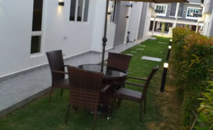 Garden Parasol Malaysia
Upgrade your garden with DeconDesigns’ premium Garden Parasols in Malaysia. Designed to provide superior shade and protection from UV rays, our parasols combine durability, practicality, and aesthetic appeal. Ideal for residential gardens, patios, or outdoor seating areas, these parasols feature robust frames and weather-resistant fabrics suitable for Malaysia’s tropical climate. Adjustable and easy to operate, they allow you to customize shade coverage for maximum comfort. Available in a variety of sizes, colors, and shapes, our Garden Parasols seamlessly complement any outdoor décor. Perfect for relaxing, entertaining, or hosting gatherings, they offer a stylish and functional solution for sun protection. DeconDesigns ensures every parasol is crafted with high-quality materials, built to last, and designed to elevate your outdoor experience. Choose a Garden Parasol from DeconDesigns and enjoy a perfect balance of style, comfort, and durability in your Malaysian garden.